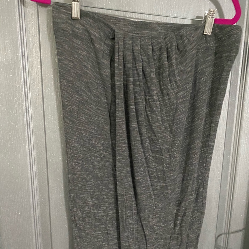 Grey fitted stretch mid length skirt